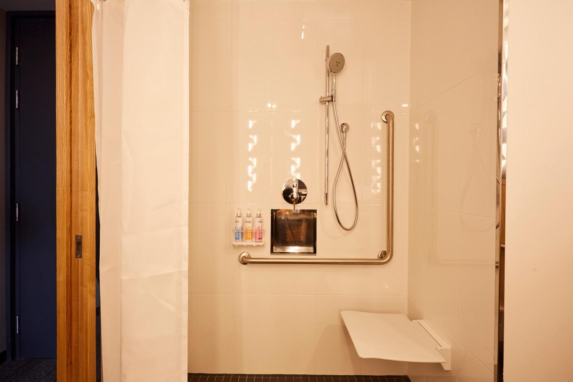 Alt Hotel Сент-Джонс Екстер'єр фото